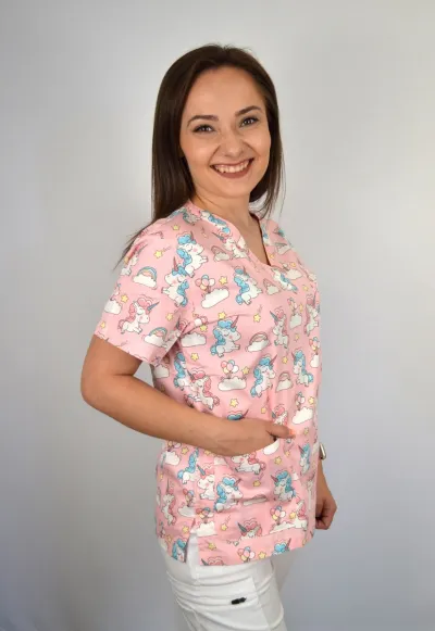 Zdravotnícka blúzka Unidress vzor dúhový  jednorožec